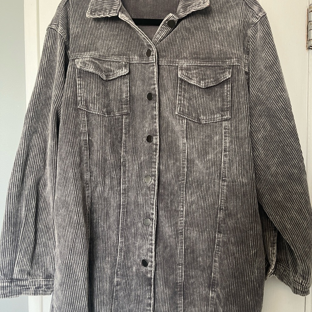 Vici grey shacket size medium